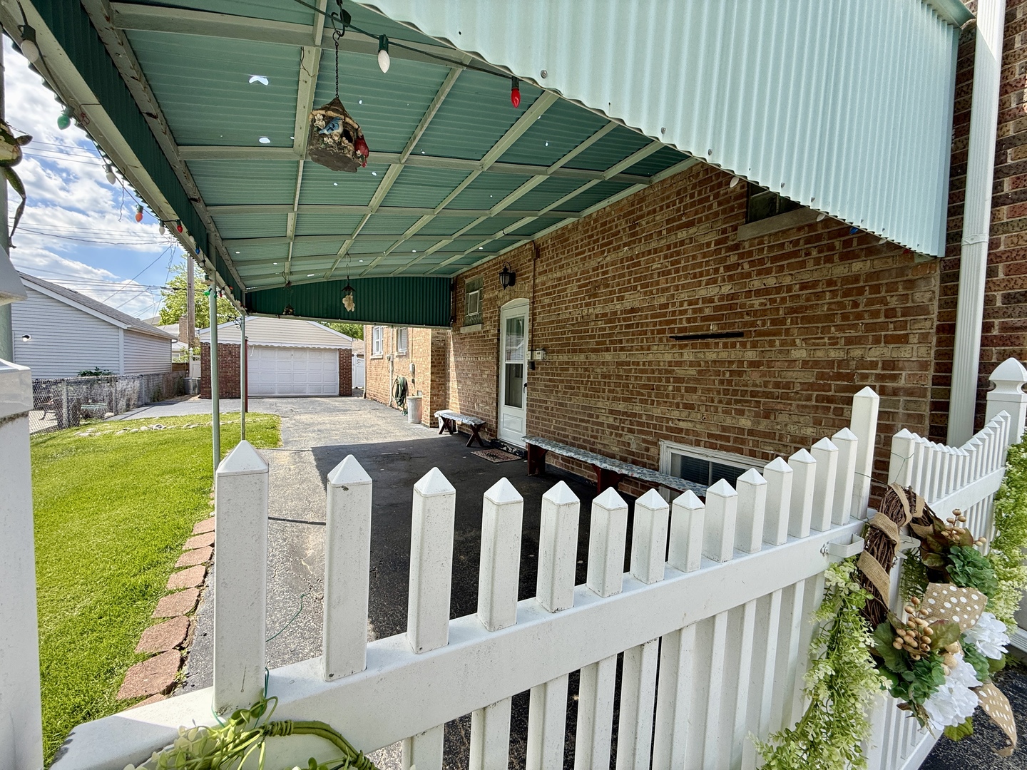 10416 S Sacramento Avenue, Chicago, IL 60655