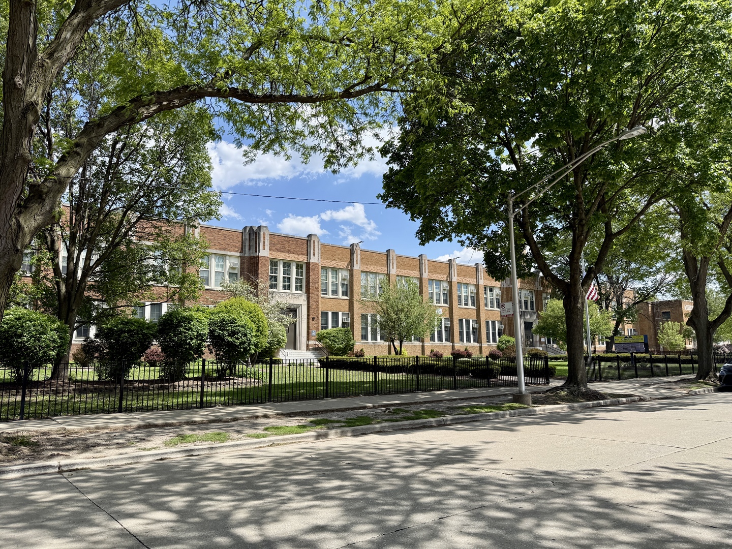 10416 S Sacramento Avenue, Chicago, IL 60655