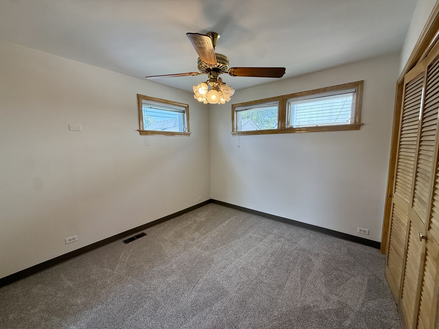 10416 S Sacramento Avenue, Chicago, IL 60655