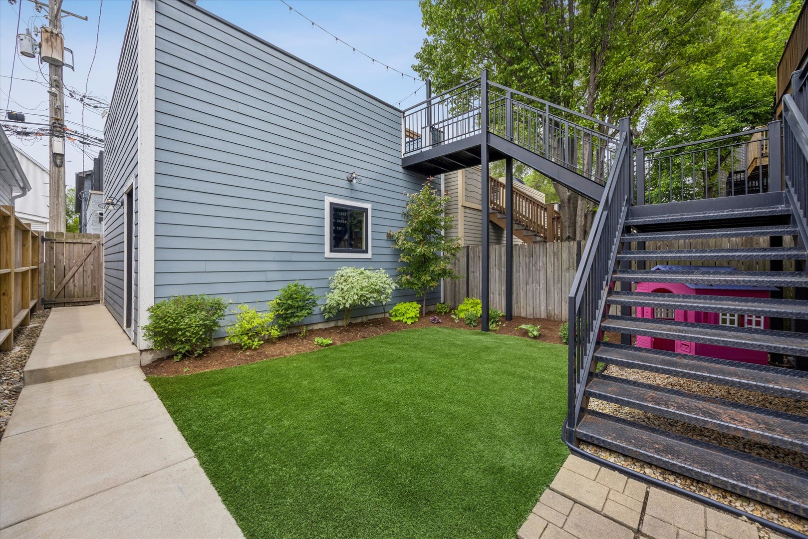 1734 N Artesian Avenue, Chicago, IL 60647