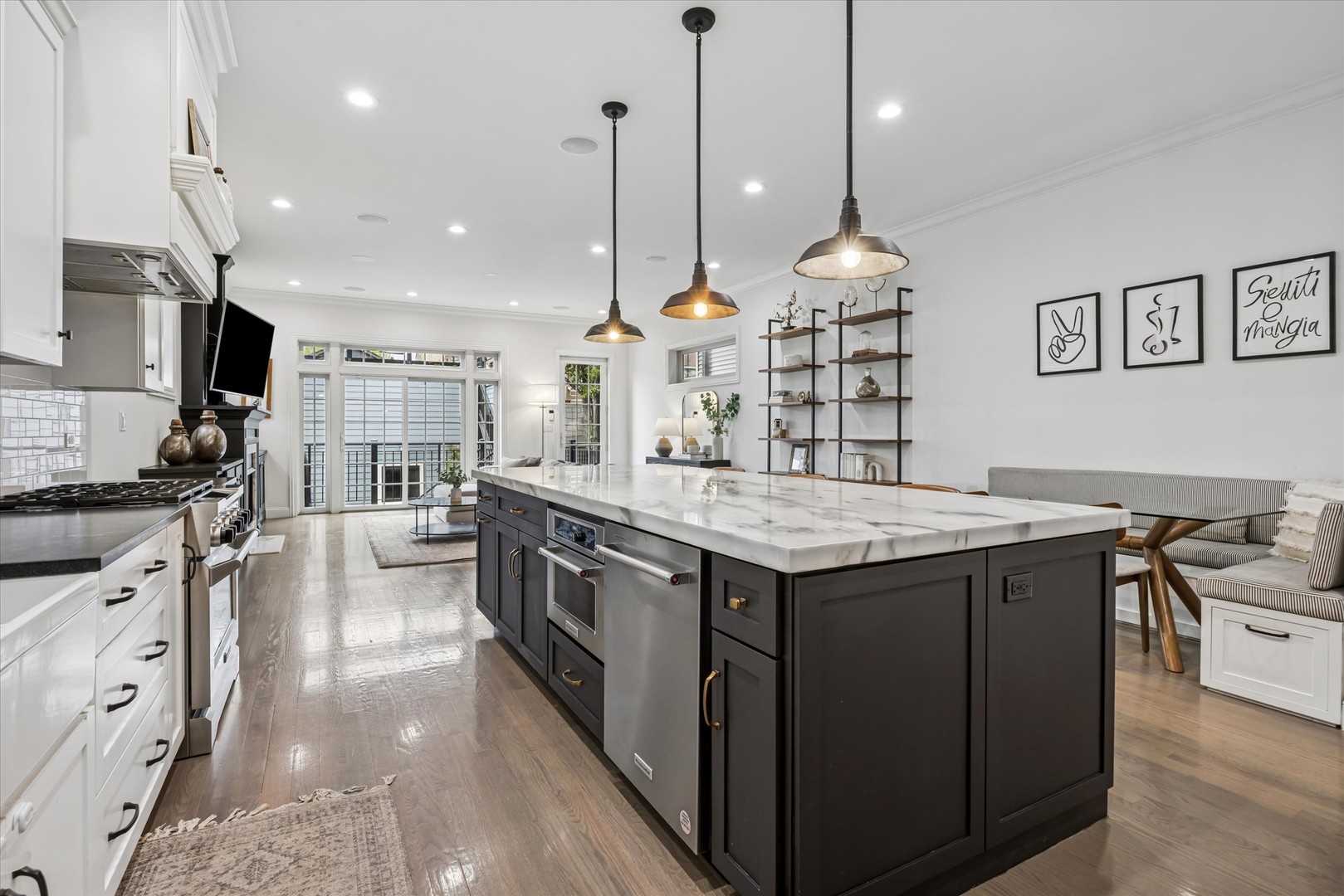 1734 N Artesian Avenue, Chicago, IL 60647