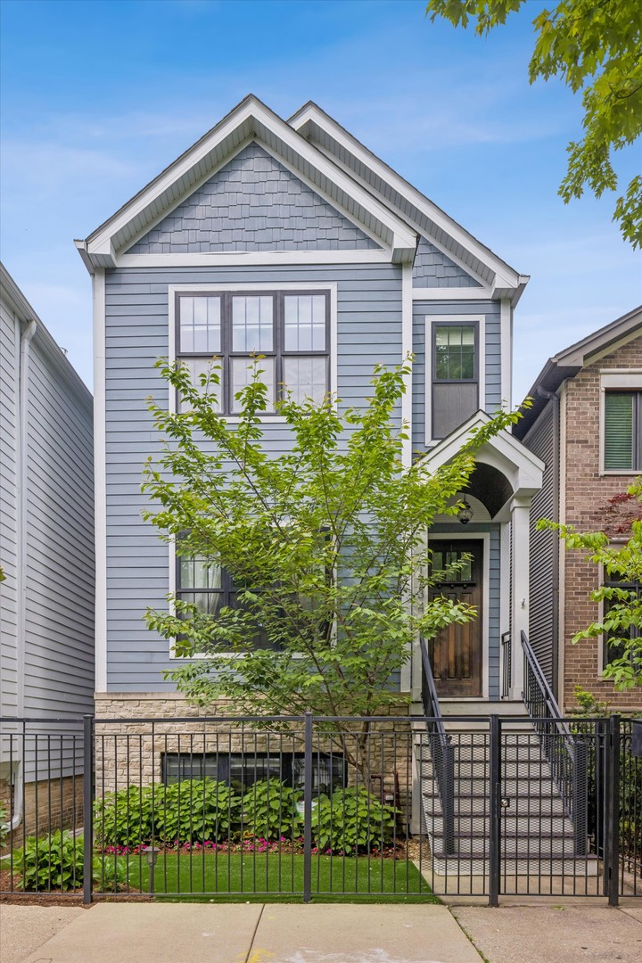 1734 N Artesian Avenue, Chicago, IL 60647