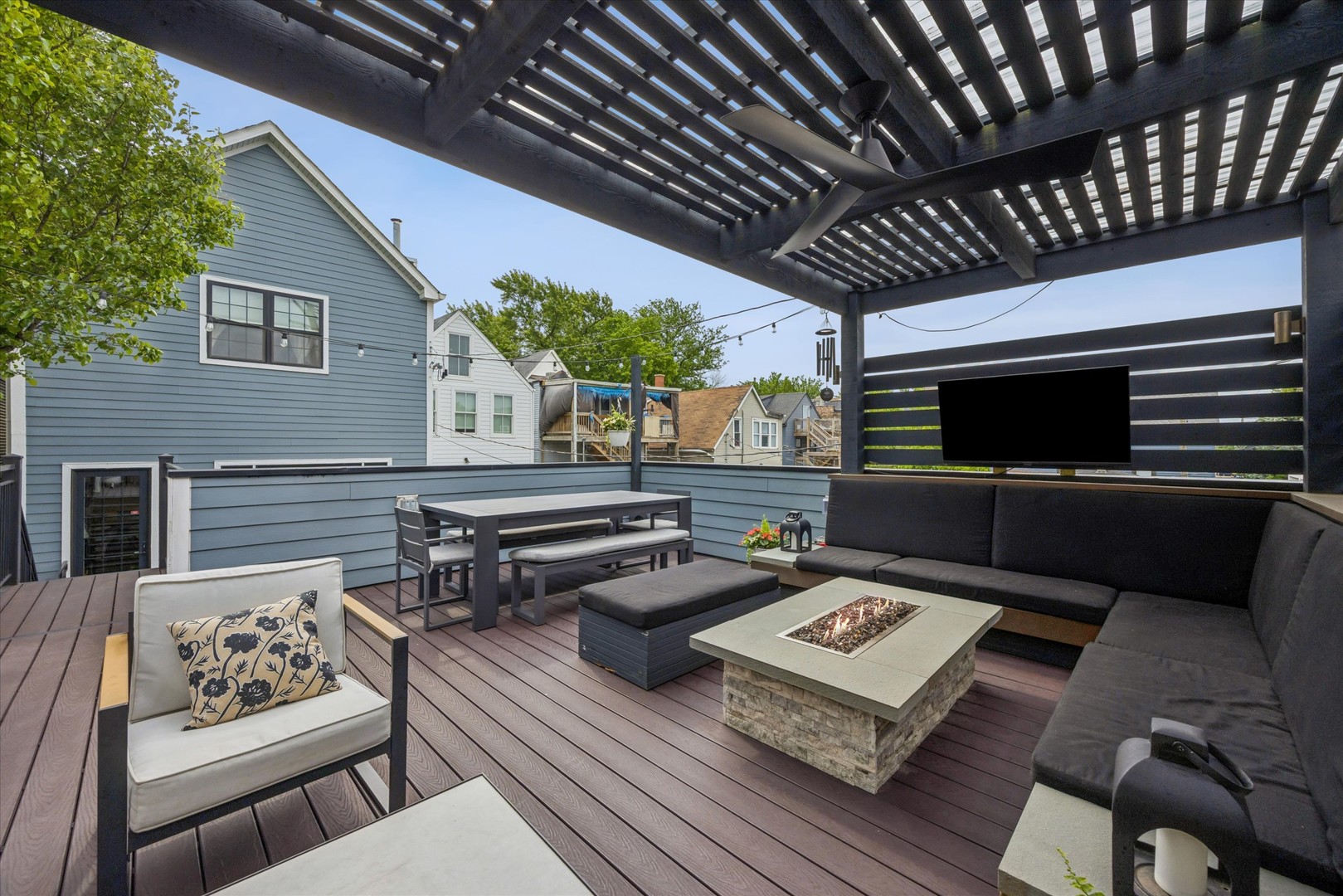 1734 N Artesian Avenue, Chicago, IL 60647