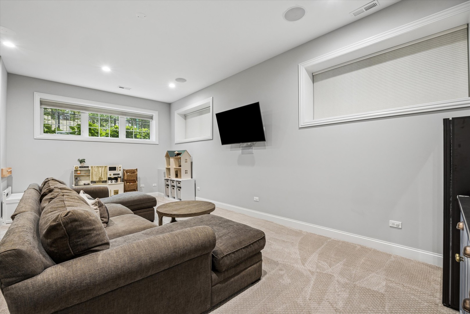 1734 N Artesian Avenue, Chicago, IL 60647
