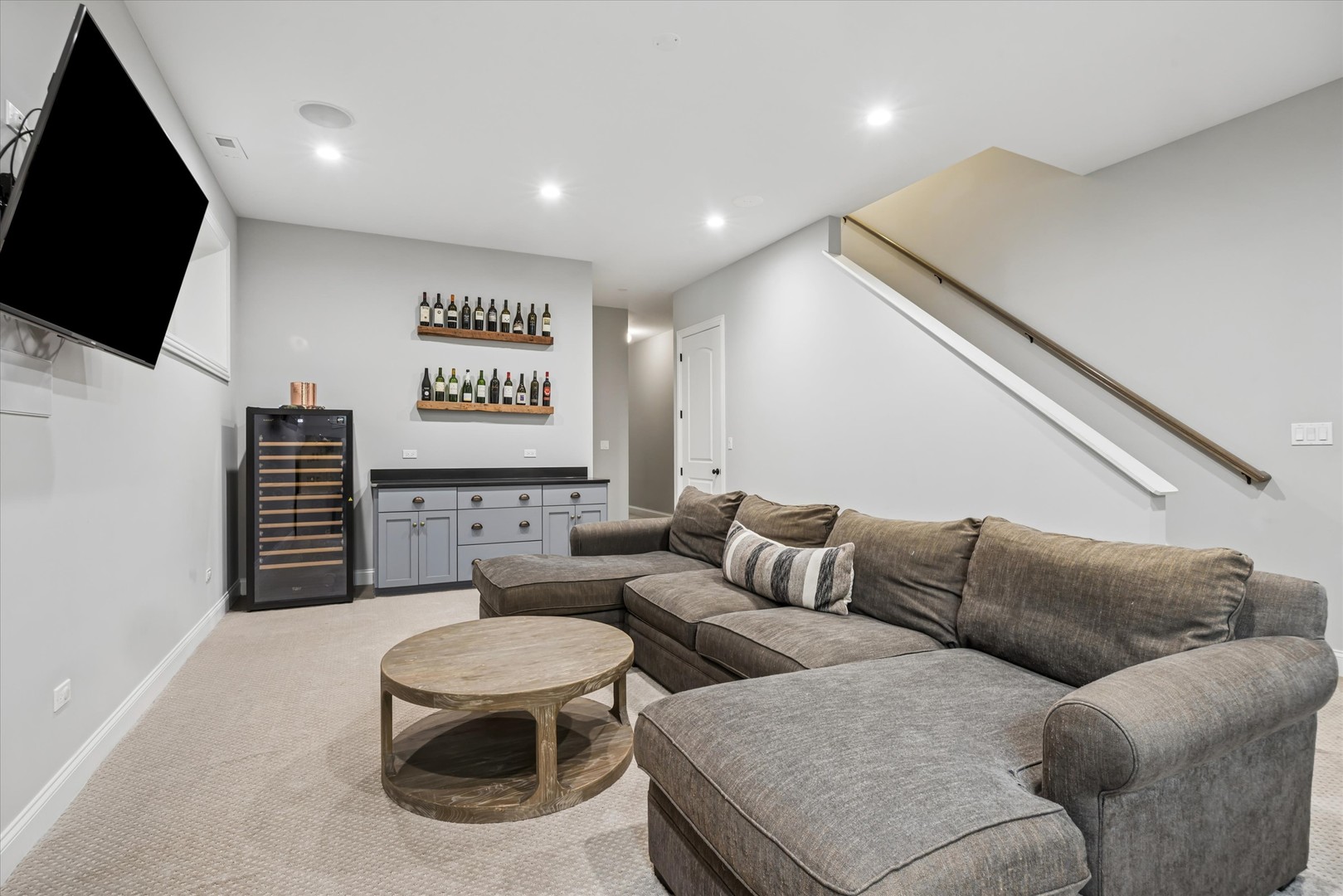 1734 N Artesian Avenue, Chicago, IL 60647