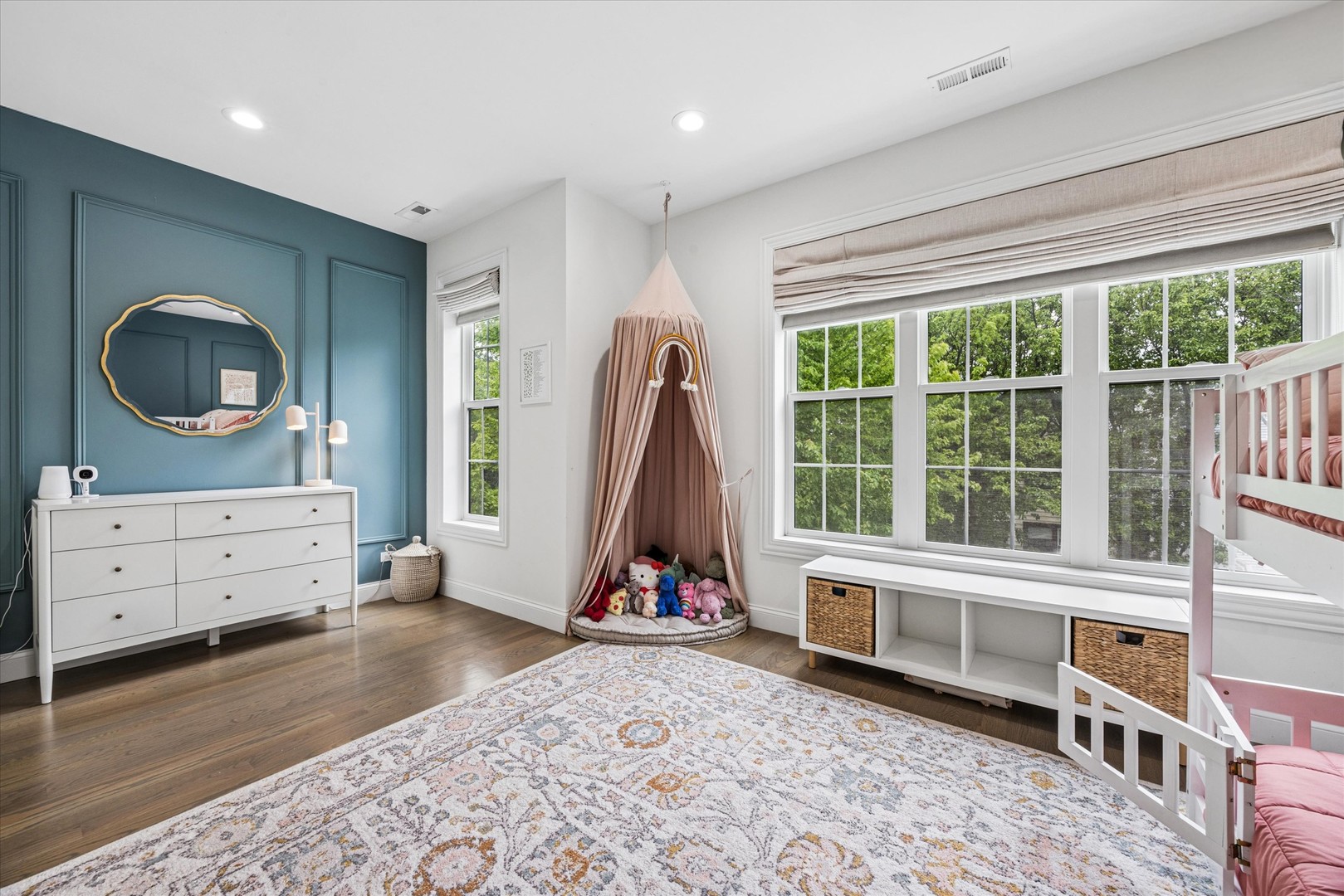 1734 N Artesian Avenue, Chicago, IL 60647