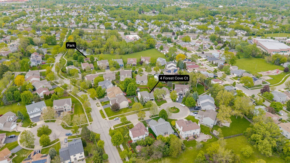4 Forest Cove Court, Streamwood, IL 60107