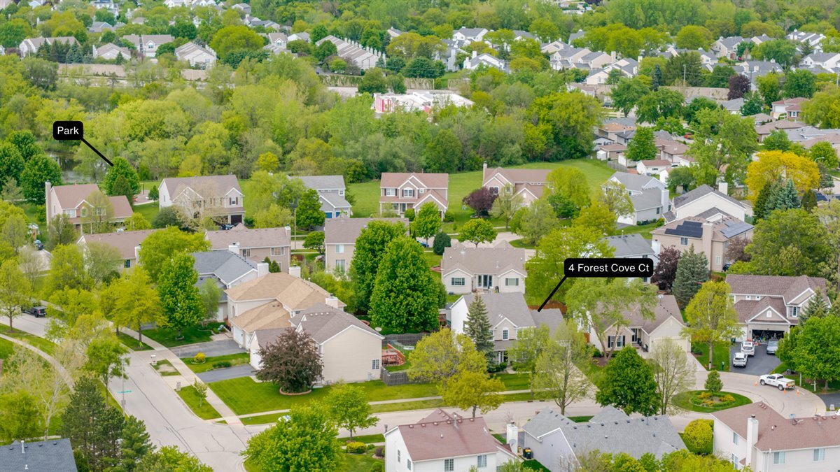 4 Forest Cove Court, Streamwood, IL 60107