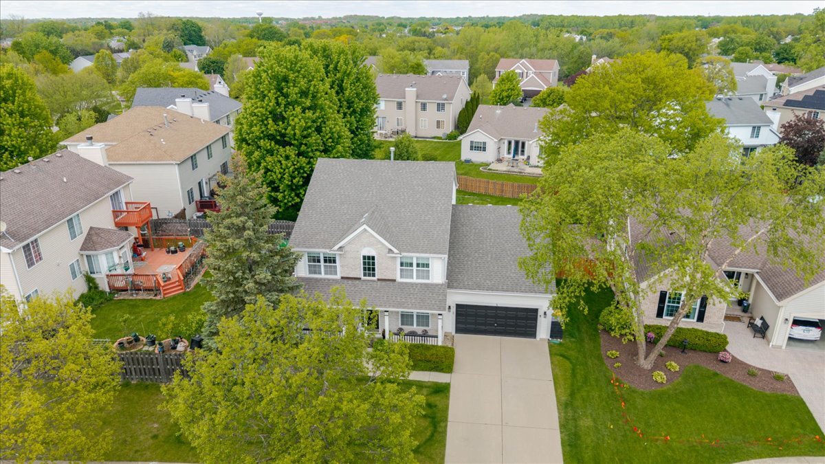 4 Forest Cove Court, Streamwood, IL 60107