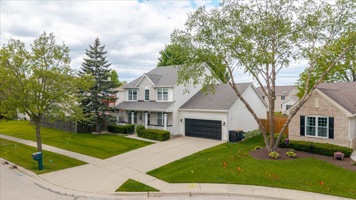 4 Forest Cove Court, Streamwood, IL 60107