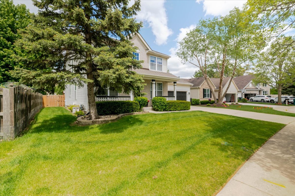 4 Forest Cove Court, Streamwood, IL 60107