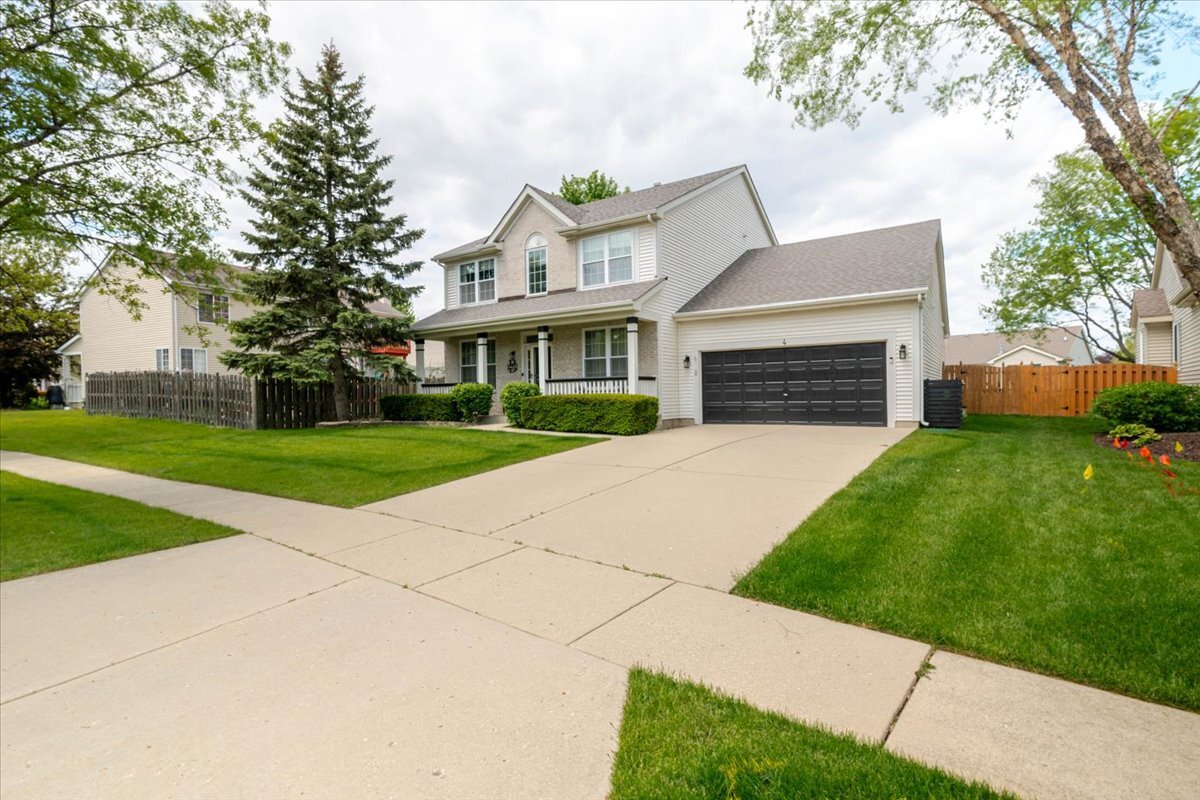 4 Forest Cove Court, Streamwood, IL 60107