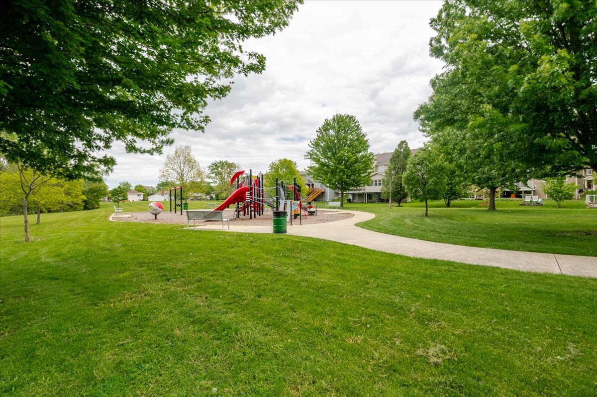 4 Forest Cove Court, Streamwood, IL 60107