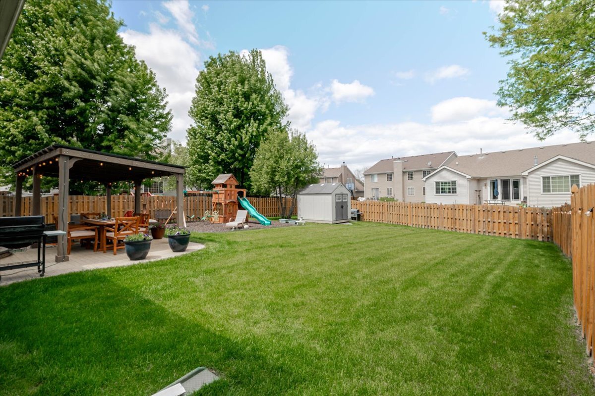 4 Forest Cove Court, Streamwood, IL 60107