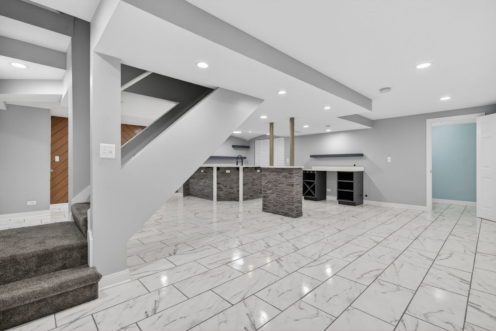 1311 Meadow Lane, North Aurora, IL 60542