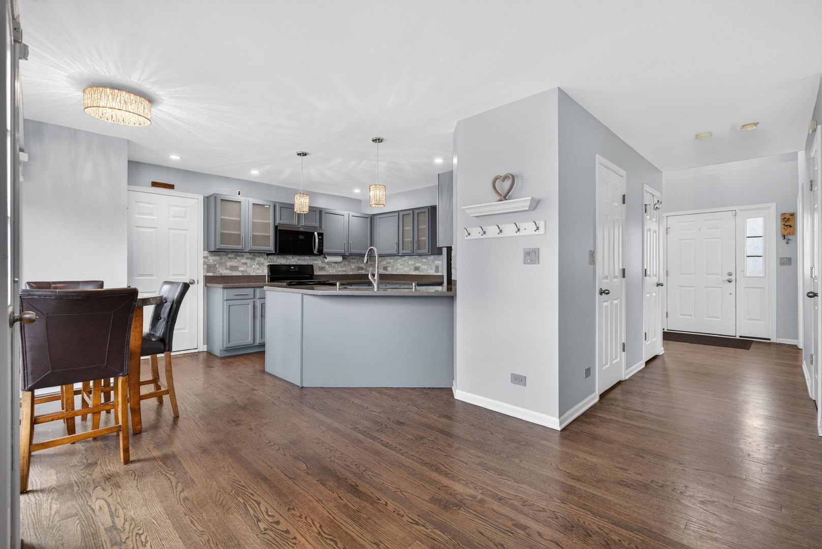 1311 Meadow Lane, North Aurora, IL 60542