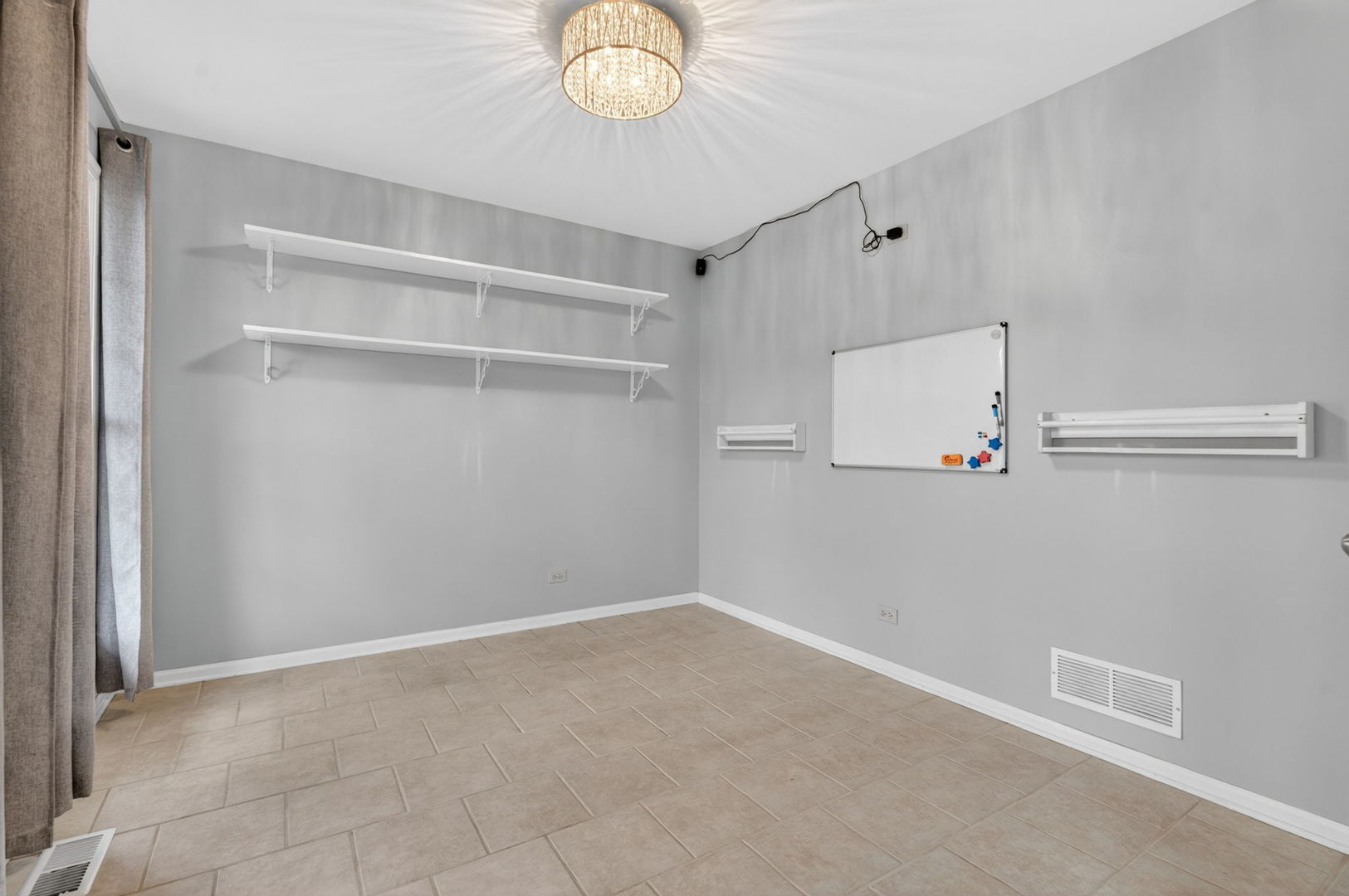 1311 Meadow Lane, North Aurora, IL 60542