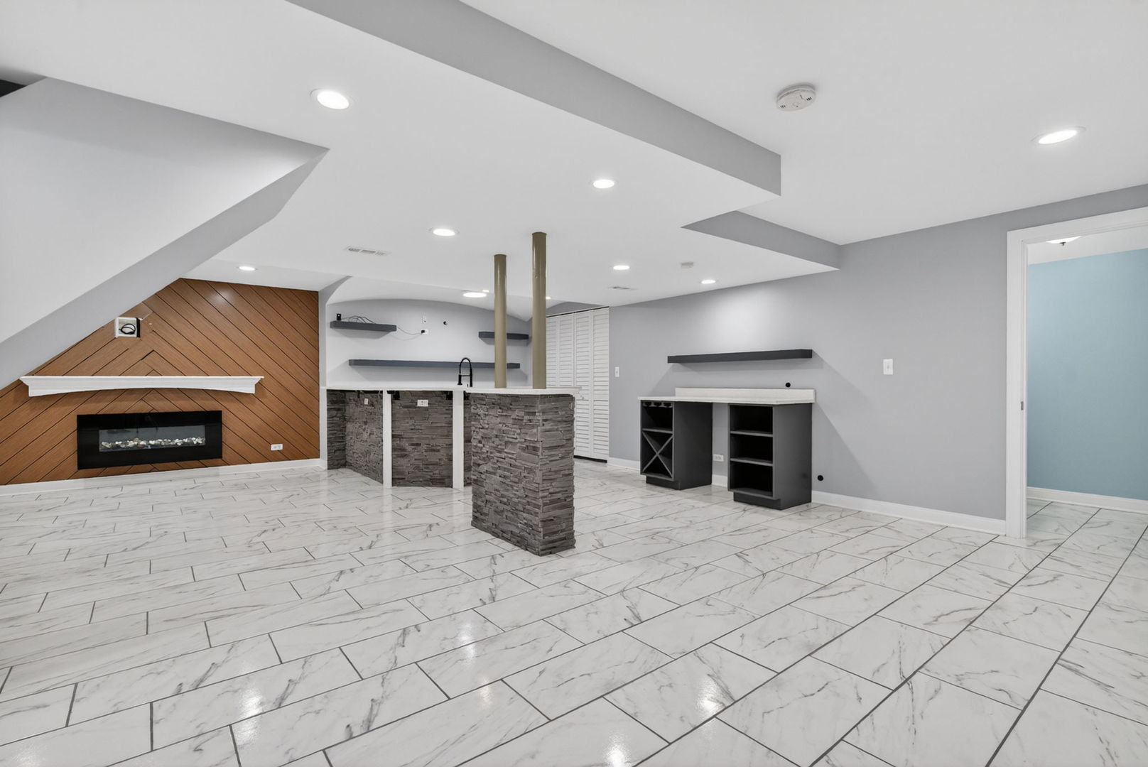 1311 Meadow Lane, North Aurora, IL 60542