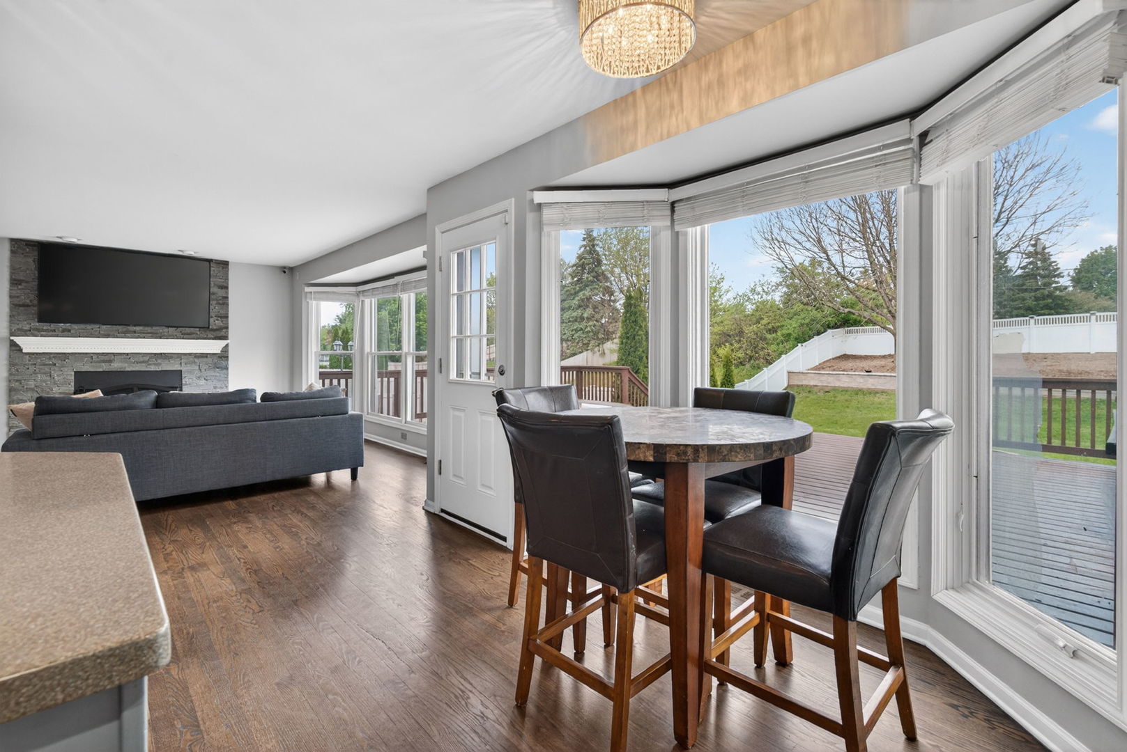 1311 Meadow Lane, North Aurora, IL 60542