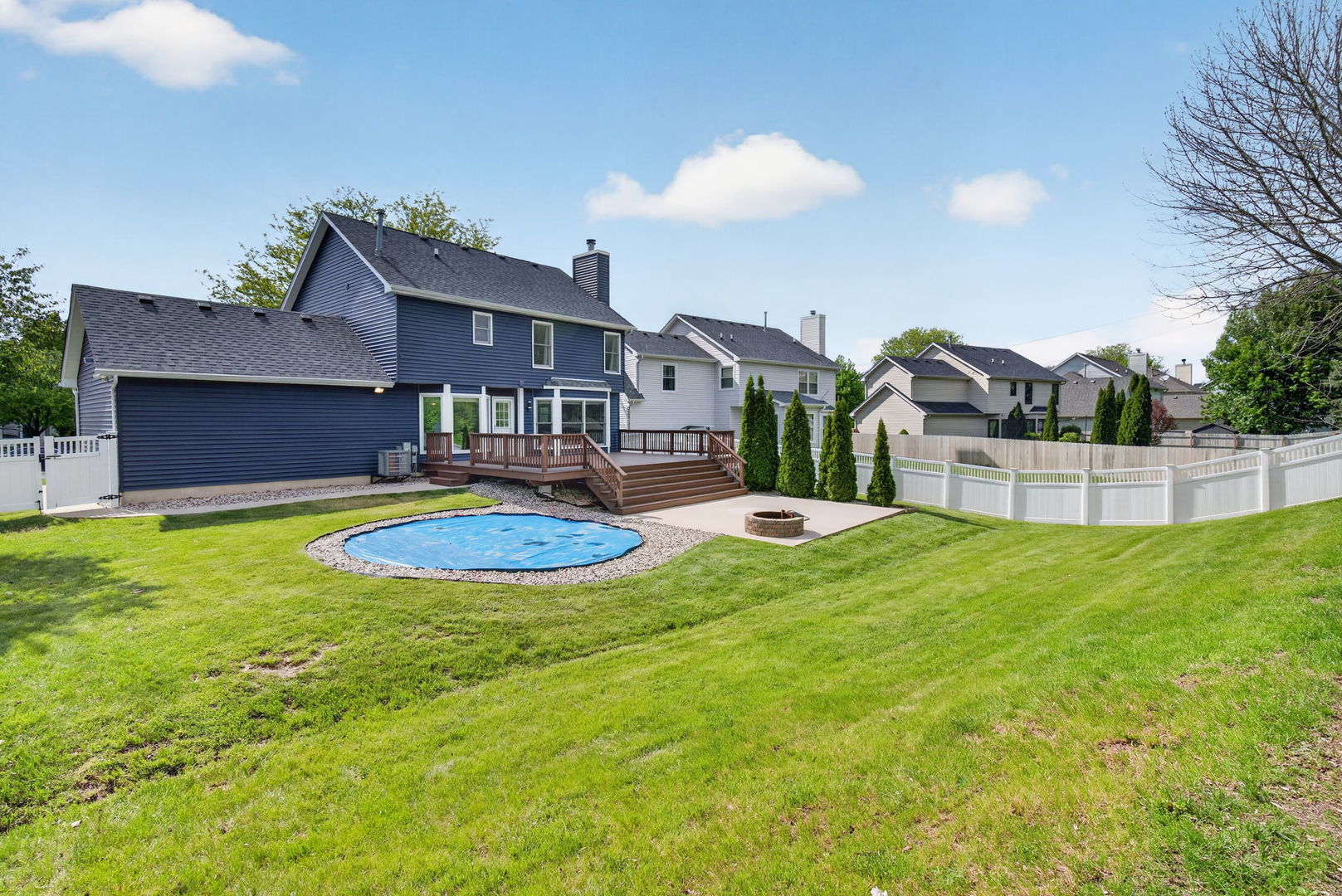 1311 Meadow Lane, North Aurora, IL 60542