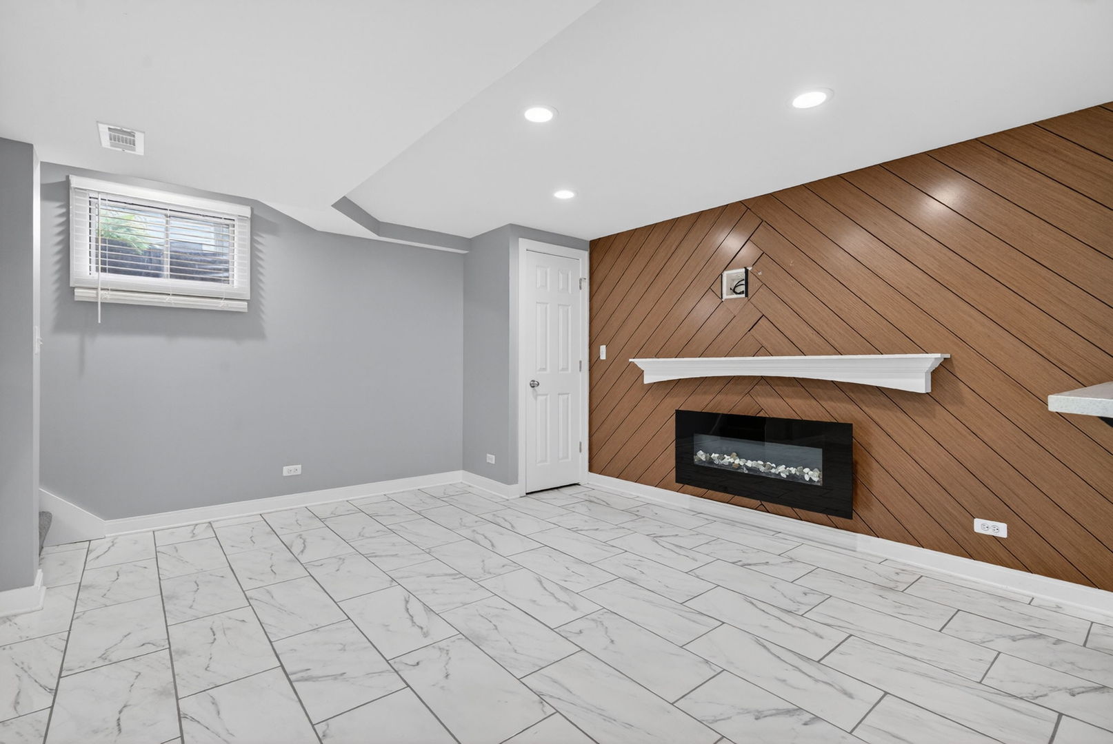 1311 Meadow Lane, North Aurora, IL 60542