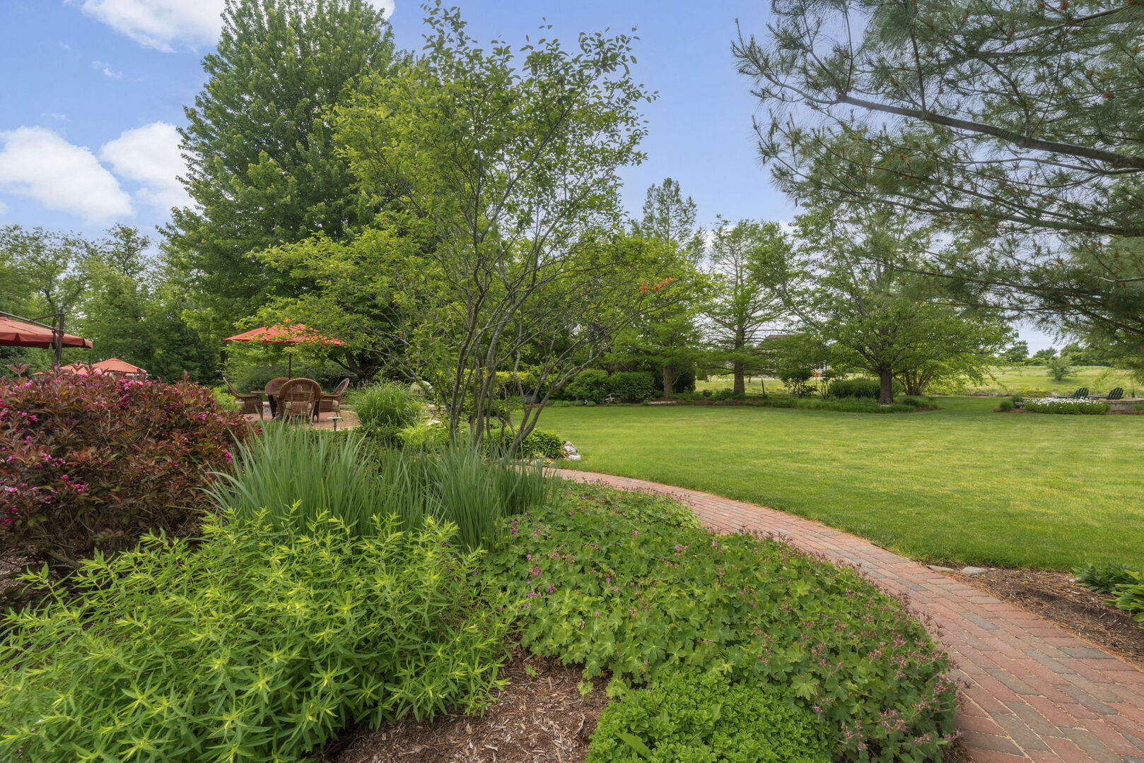 5N868 Prairie Valley Drive, St. Charles, IL 60175