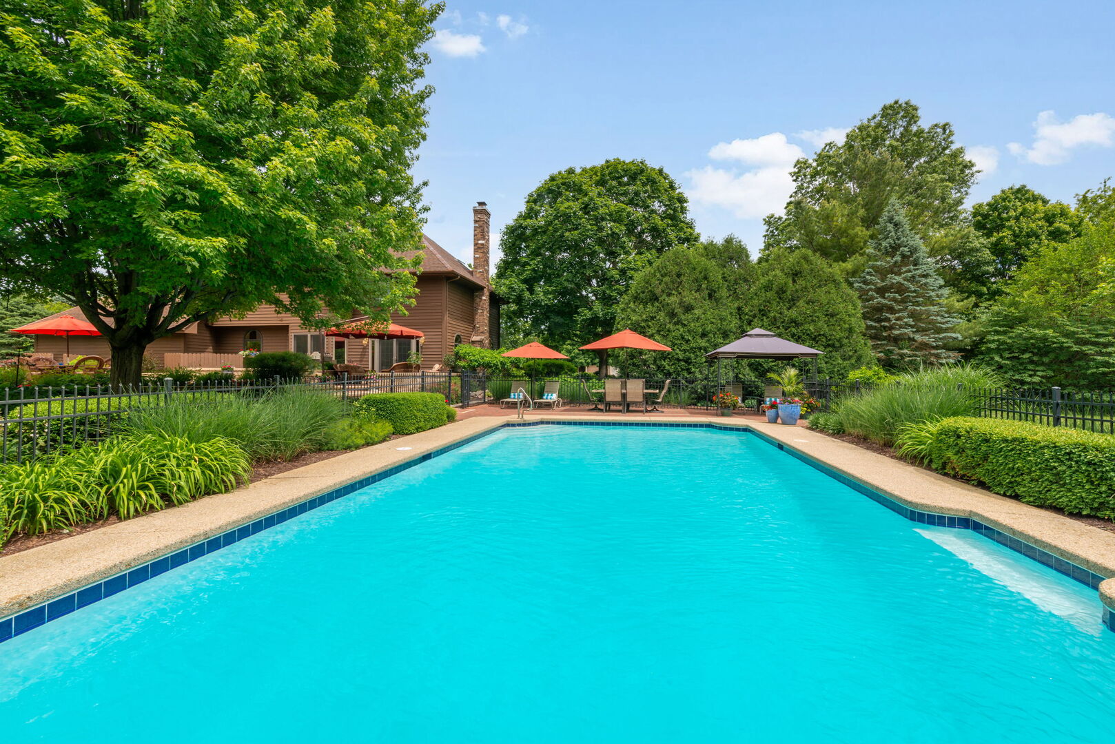 5N868 Prairie Valley Drive, St. Charles, IL 60175
