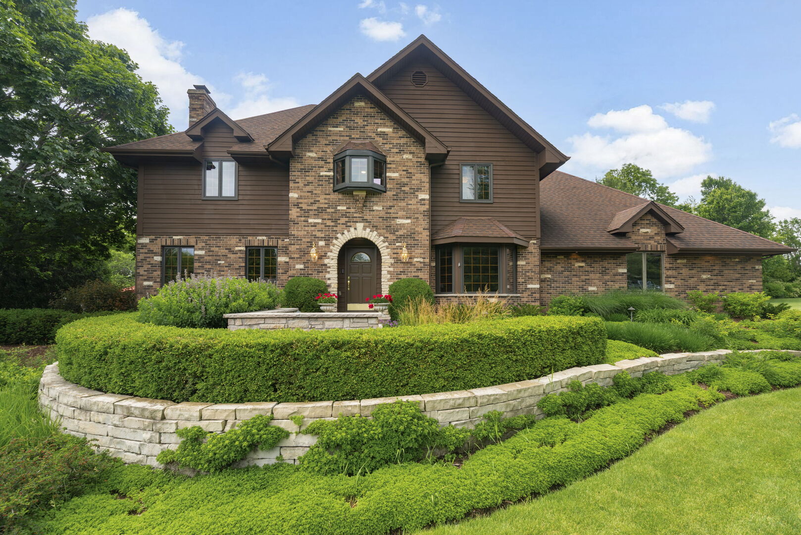 5N868 Prairie Valley Drive, St. Charles, IL 60175