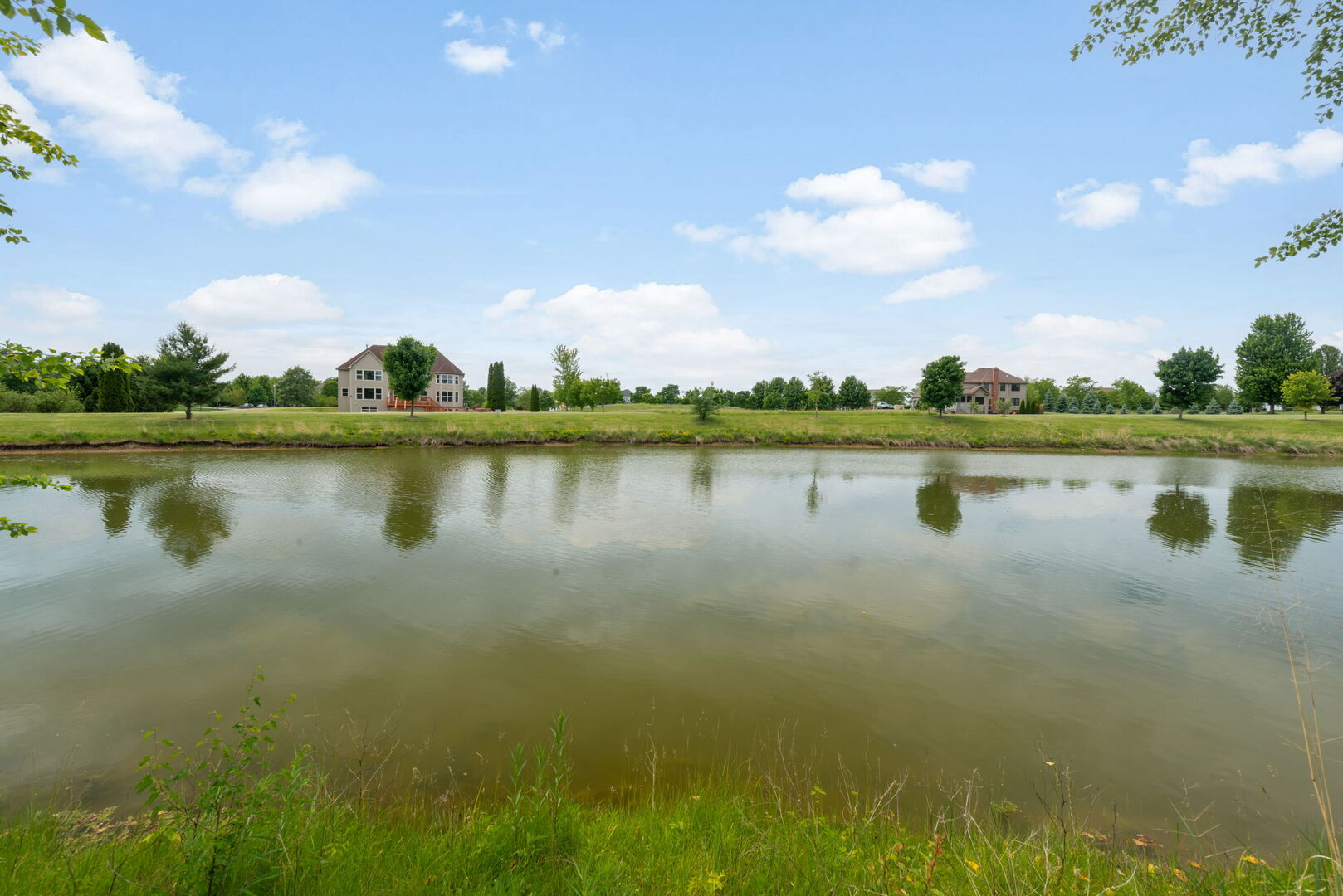 5N868 Prairie Valley Drive, St. Charles, IL 60175