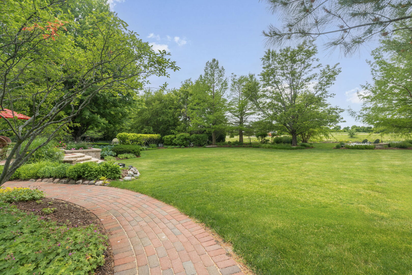 5N868 Prairie Valley Drive, St. Charles, IL 60175