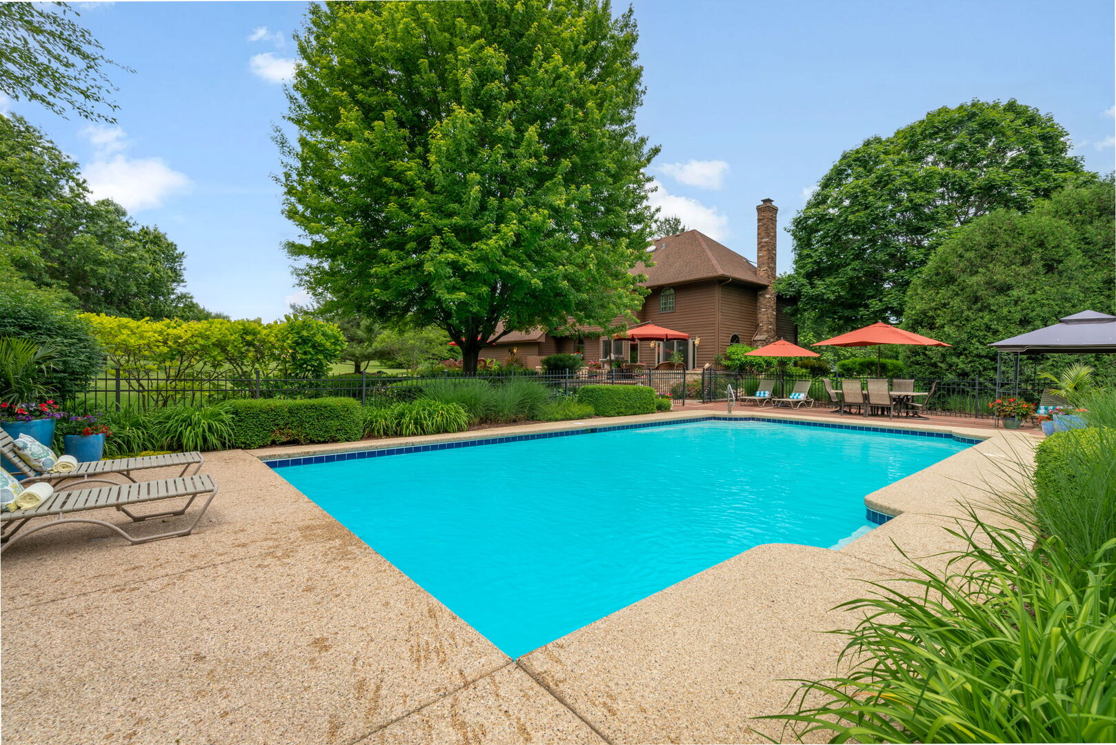 5N868 Prairie Valley Drive, St. Charles, IL 60175