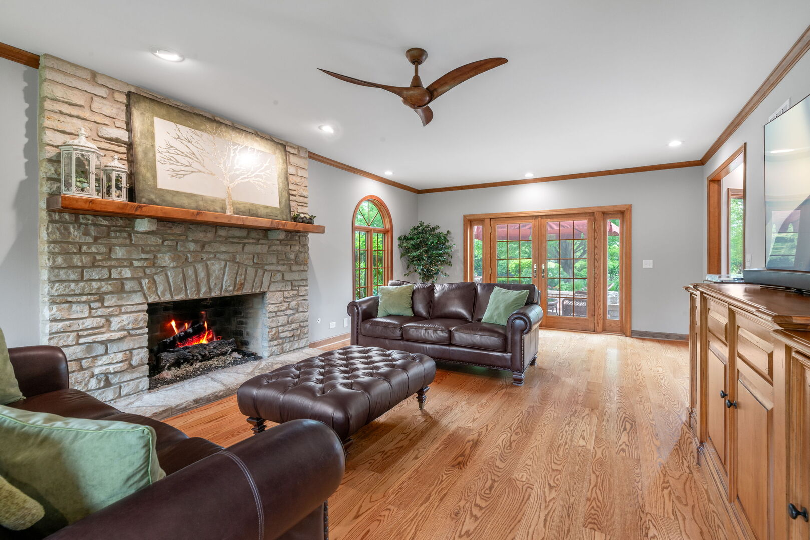 5N868 Prairie Valley Drive, St. Charles, IL 60175