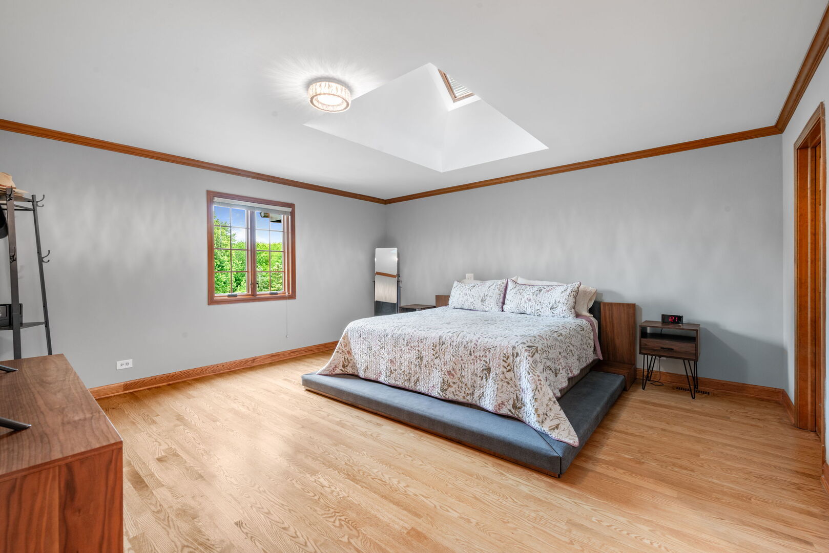 5N868 Prairie Valley Drive, St. Charles, IL 60175