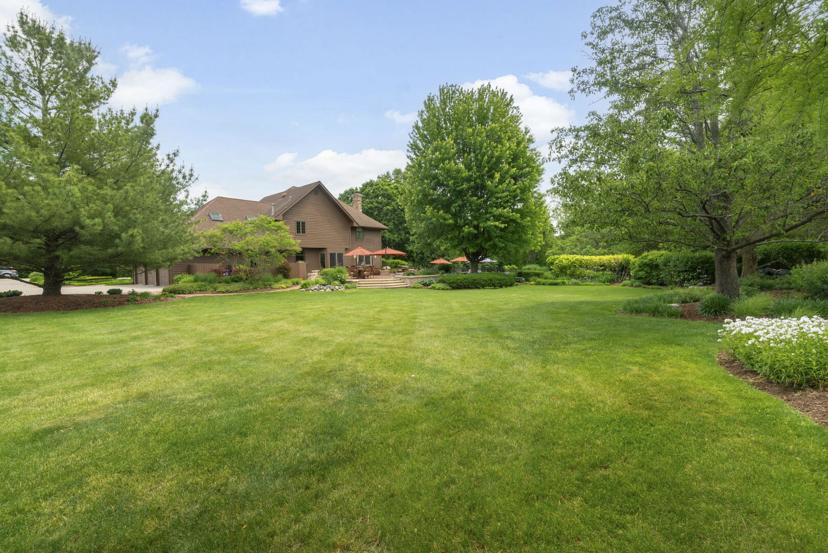 5N868 Prairie Valley Drive, St. Charles, IL 60175