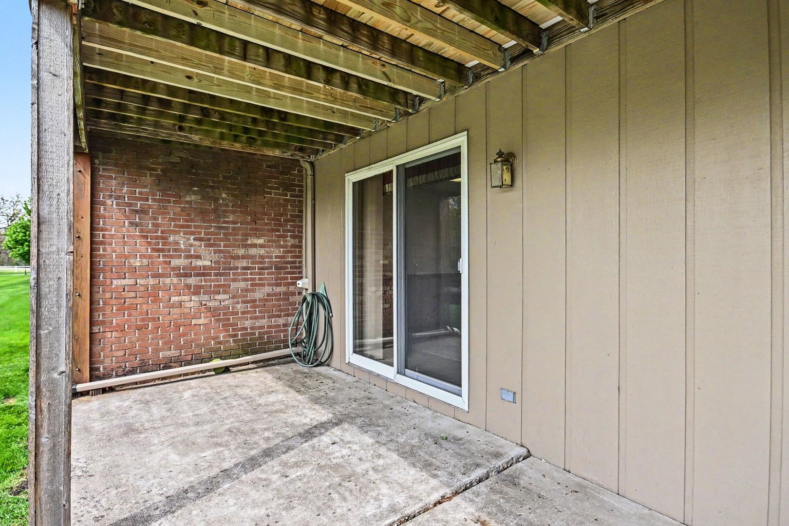 53 Village Woods Drive, Crete, IL 60417