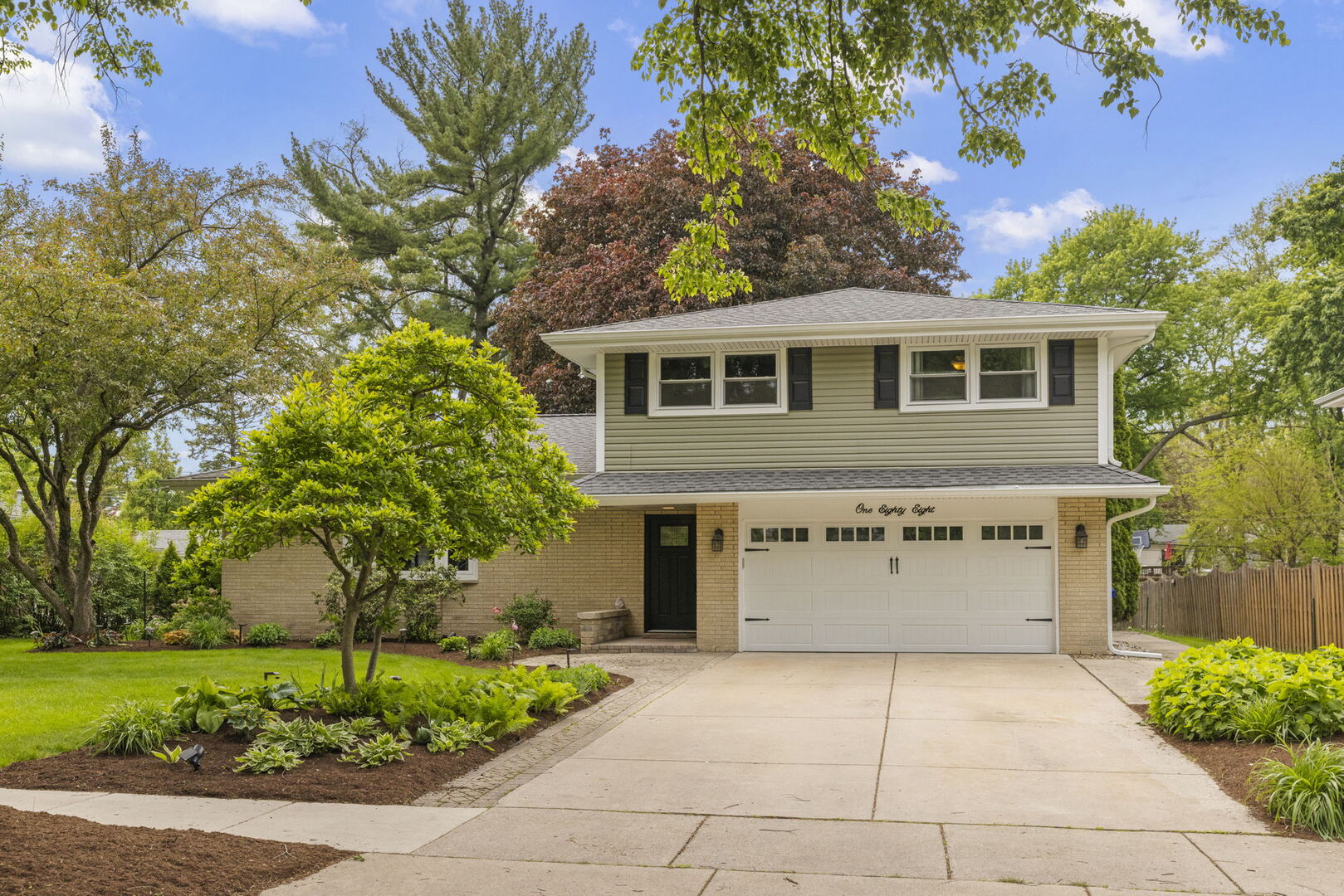 188 S Ellyn Avenue, Glen Ellyn, IL 60137