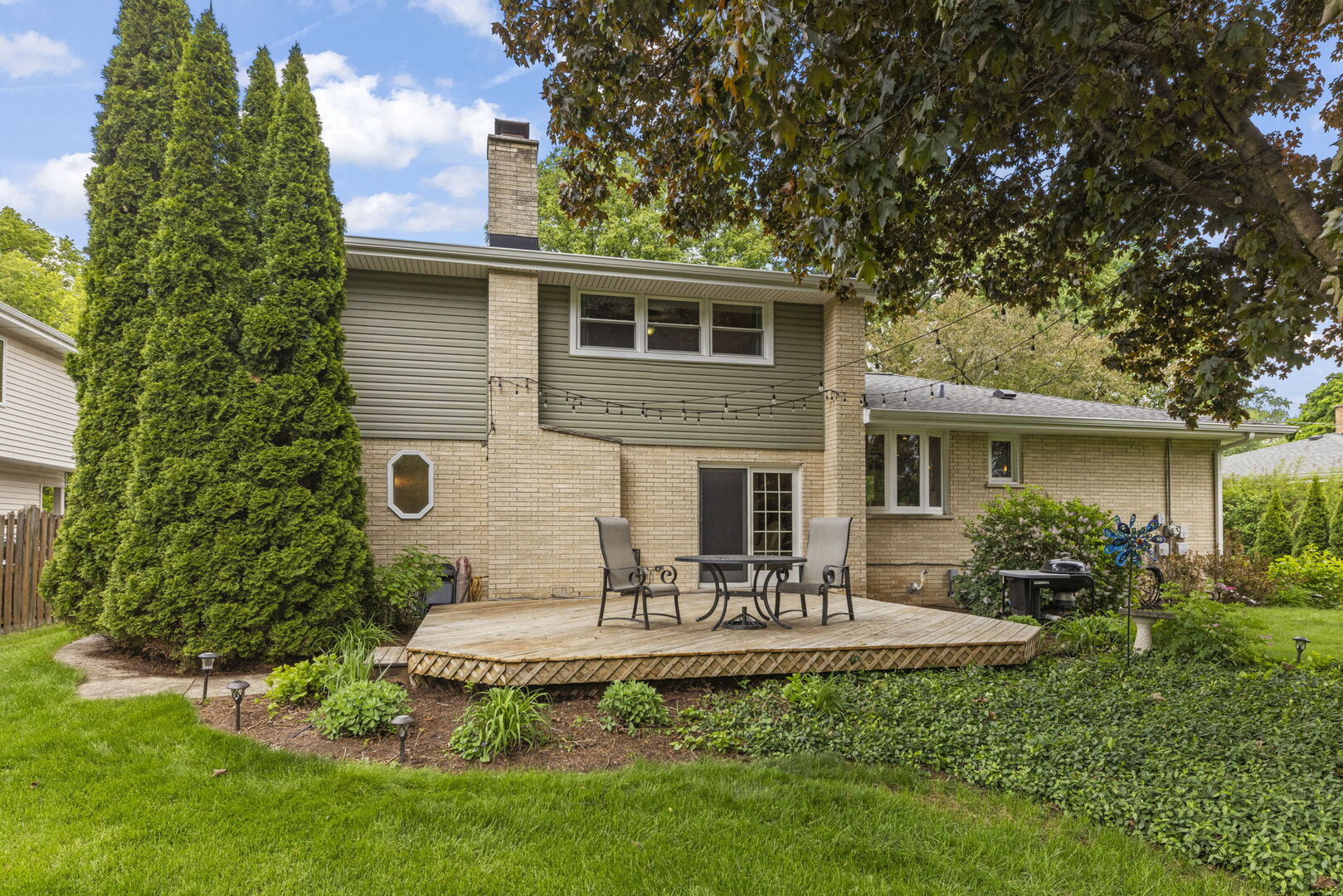 188 S Ellyn Avenue, Glen Ellyn, IL 60137