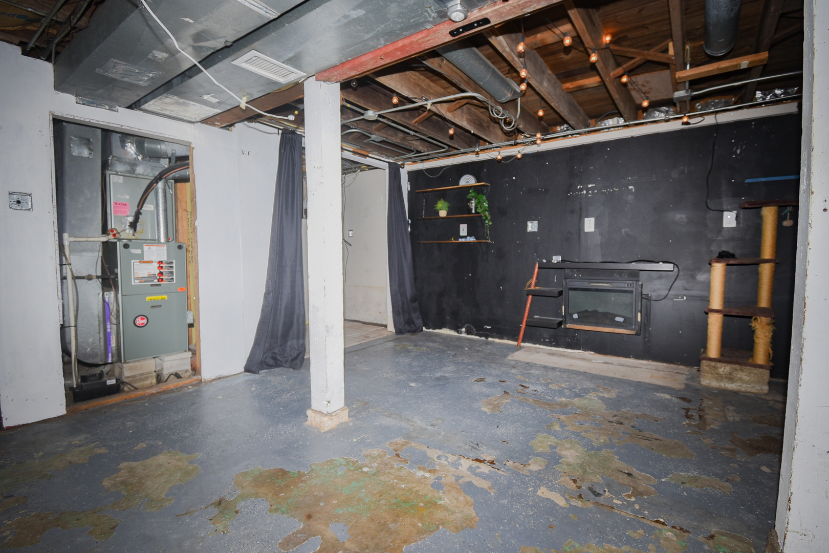 613 N Frolic Avenue, Waukegan, IL 60085