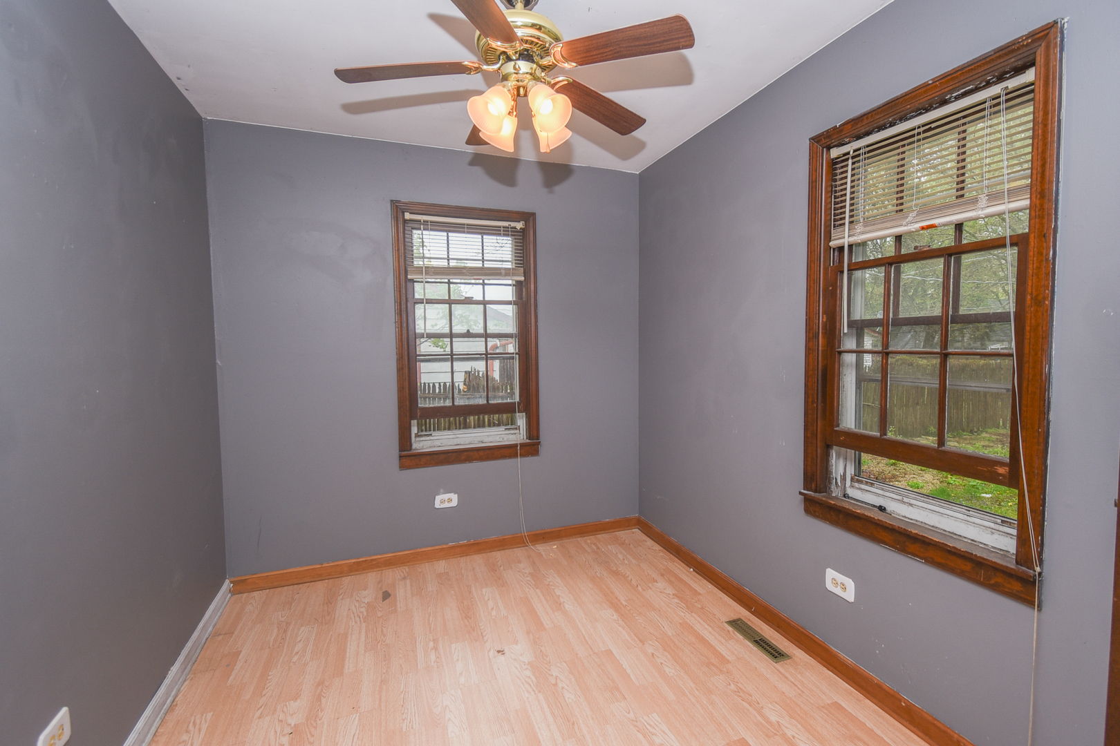 613 N Frolic Avenue, Waukegan, IL 60085