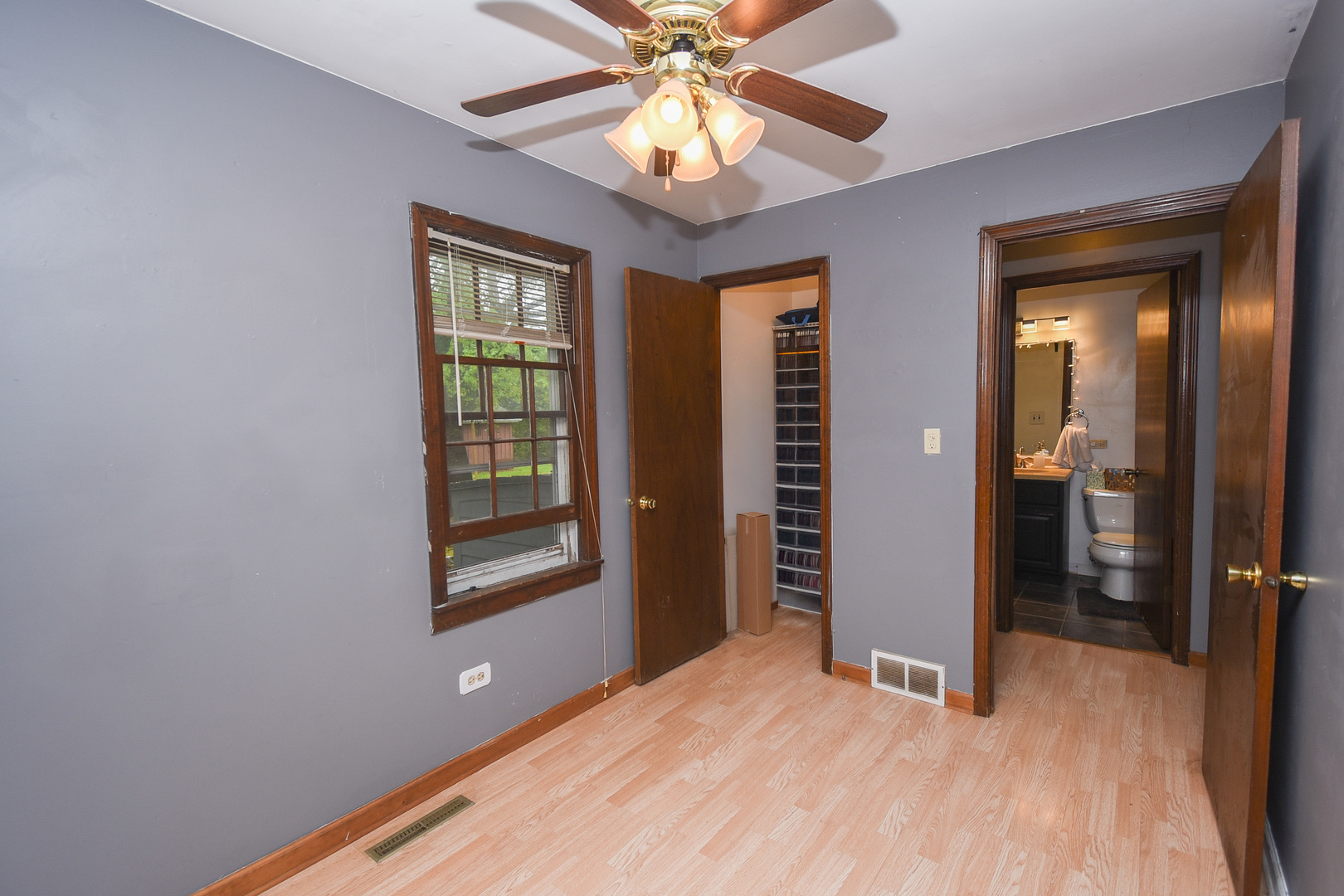 613 N Frolic Avenue, Waukegan, IL 60085
