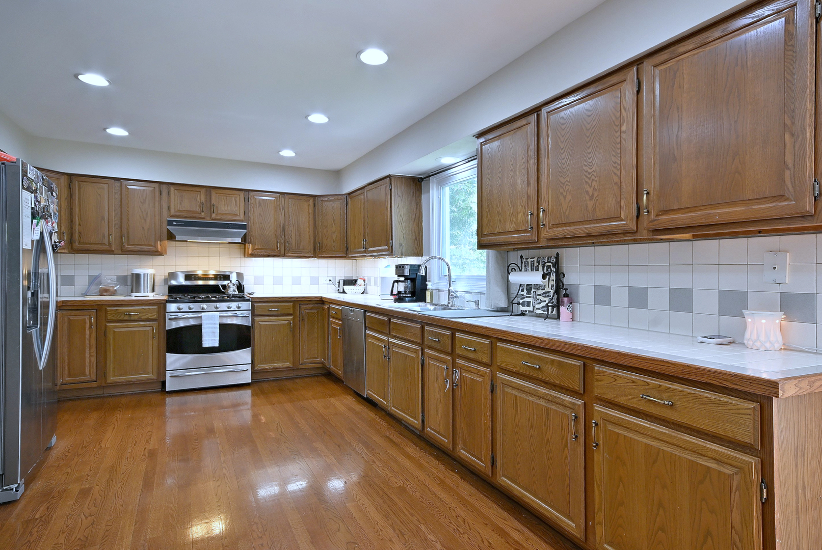 435 CROSS ARM Drive, Grayslake, IL 60030