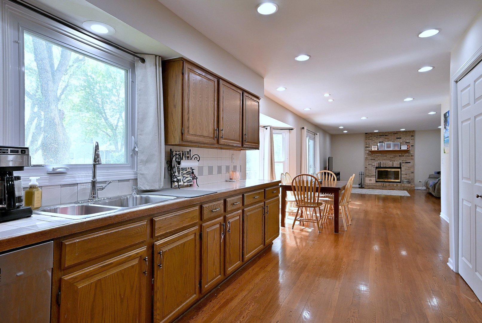 435 CROSS ARM Drive, Grayslake, IL 60030