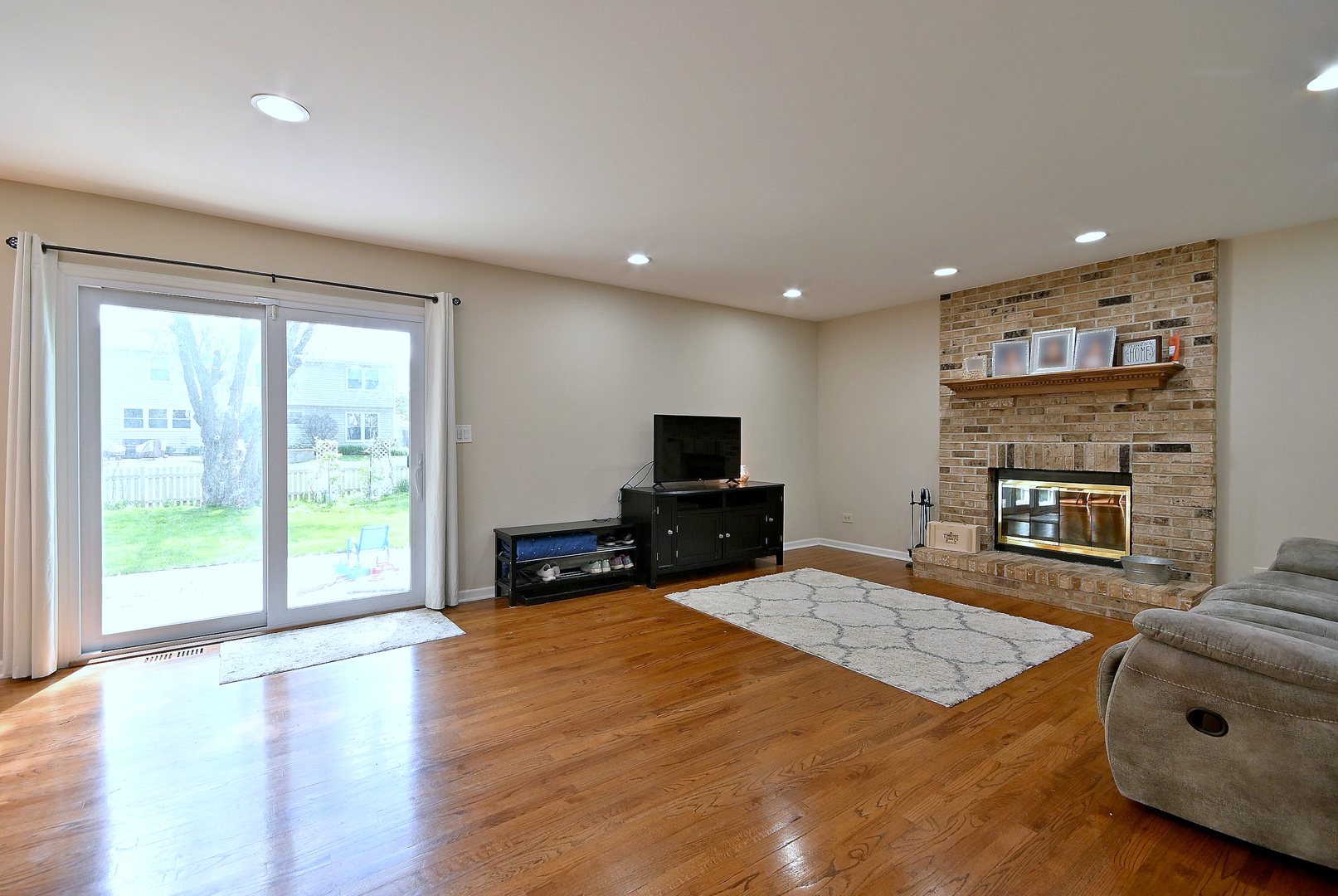 435 CROSS ARM Drive, Grayslake, IL 60030