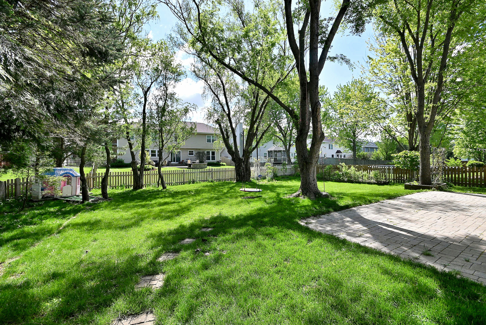 435 CROSS ARM Drive, Grayslake, IL 60030