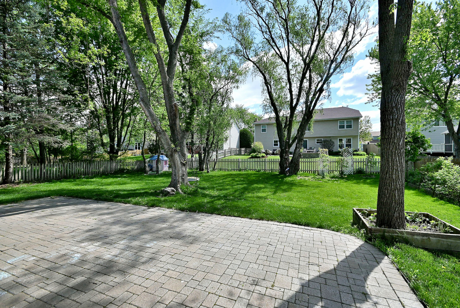 435 CROSS ARM Drive, Grayslake, IL 60030