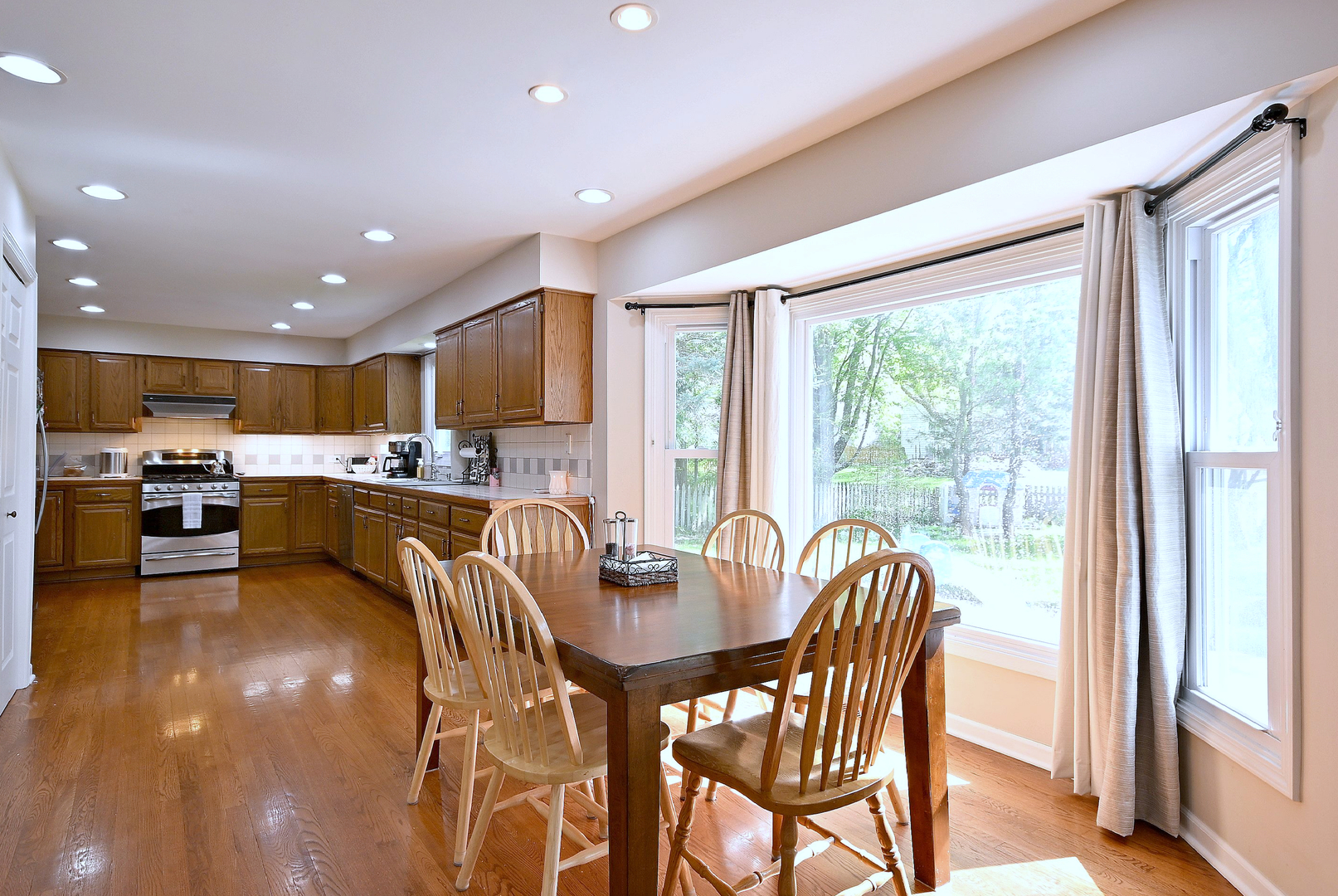 435 CROSS ARM Drive, Grayslake, IL 60030