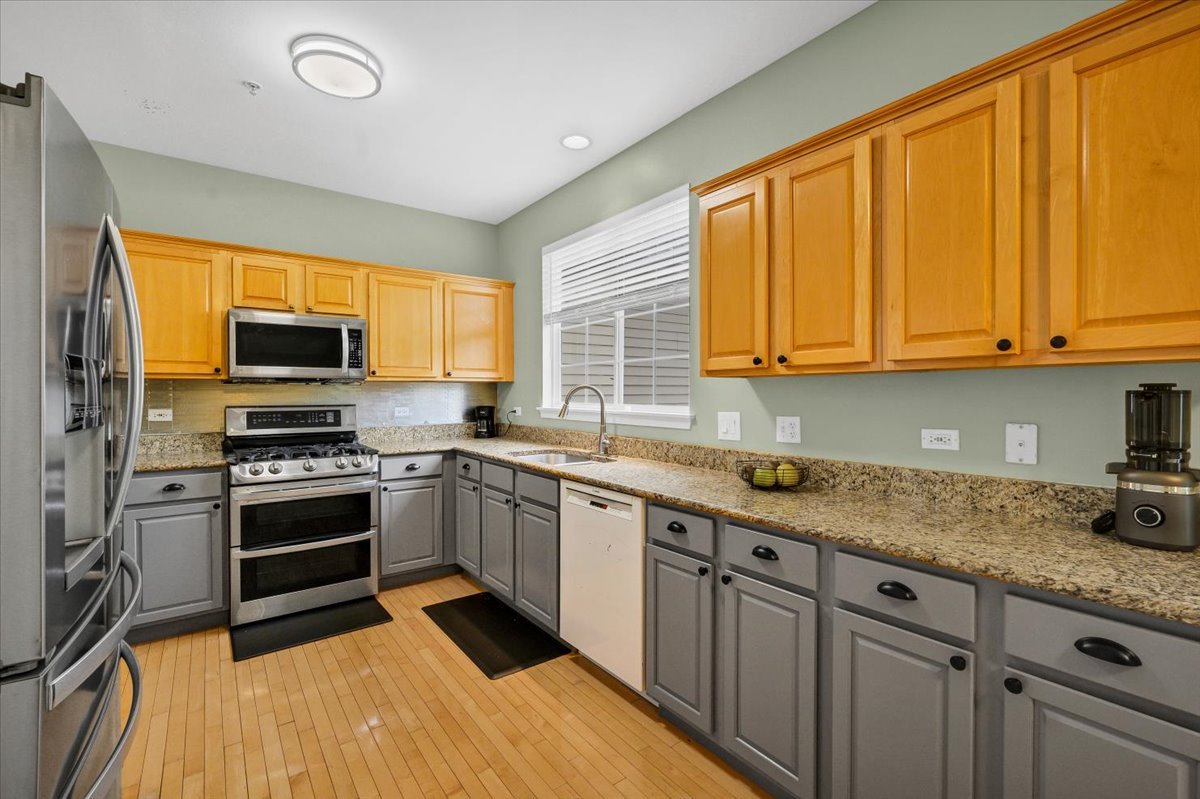 2631 N Greenwood Avenue, Arlington Heights, IL 60004