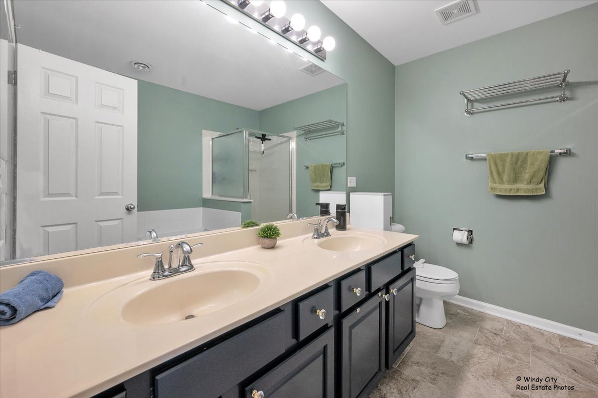 2631 N Greenwood Avenue, Arlington Heights, IL 60004