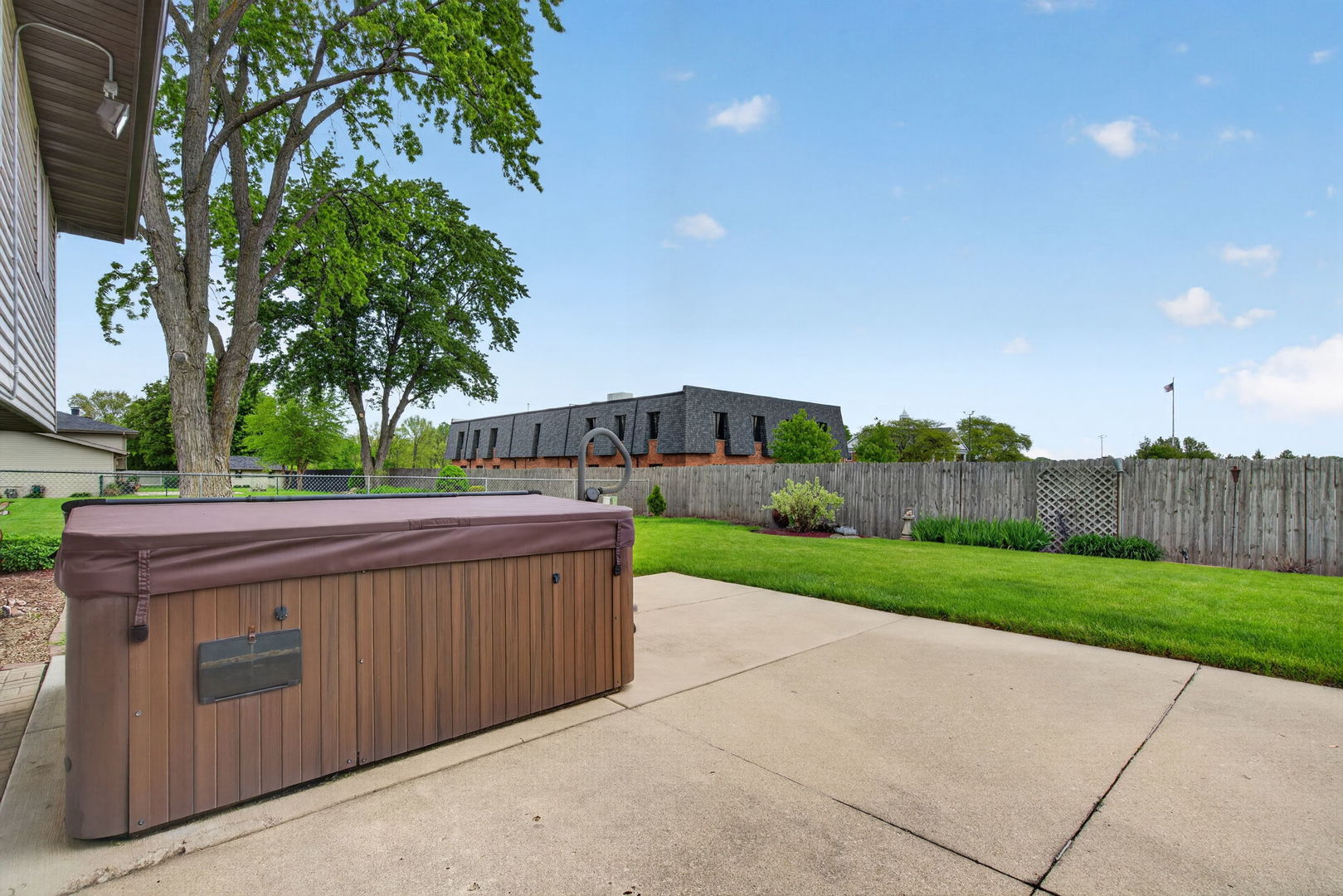 106 N Brookshore Drive, Shorewood, IL 60404