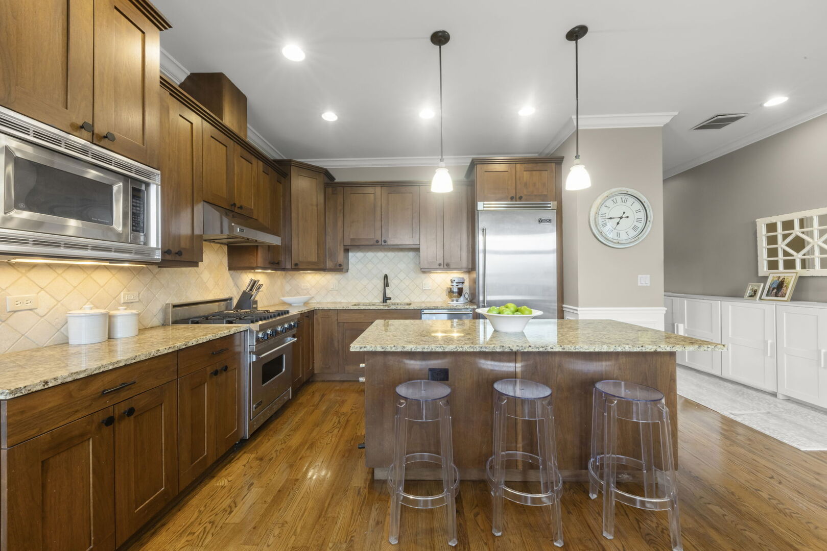 1130 W Diversey Parkway #4W, Chicago, IL 60614